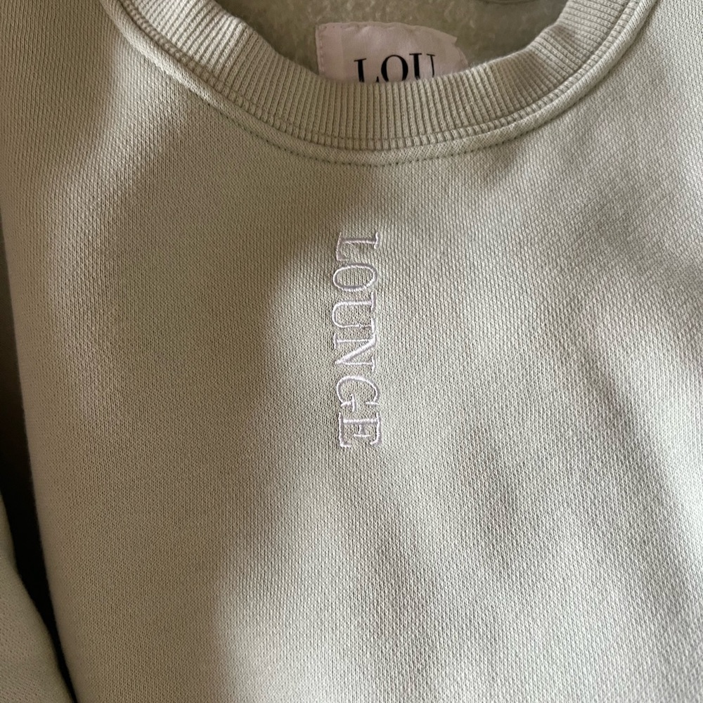 LOUNGE Women's Crew Neck Sweater - light green